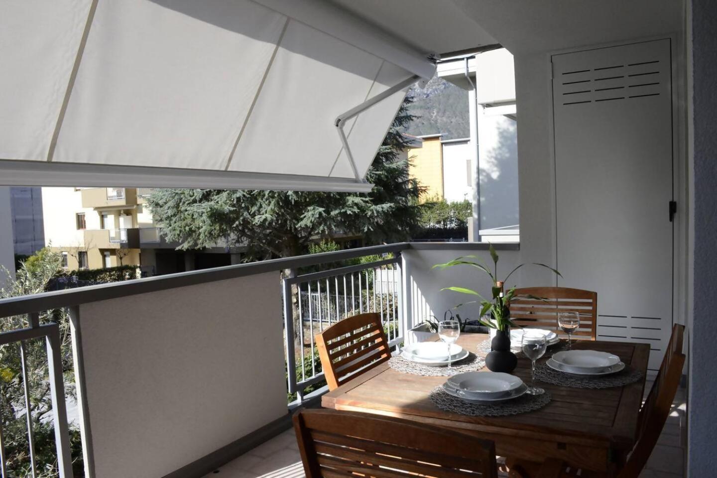 Appartamento Peler13 Con Balcone E Parcheggio ริวาเดลการ์ดา ภายนอก รูปภาพ