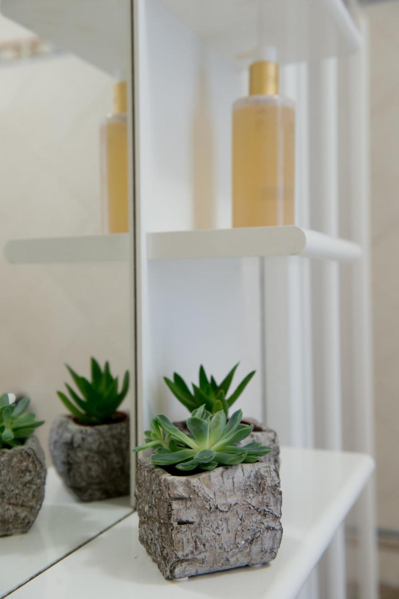 Appartamento Peler13 Con Balcone E Parcheggio ริวาเดลการ์ดา ภายนอก รูปภาพ