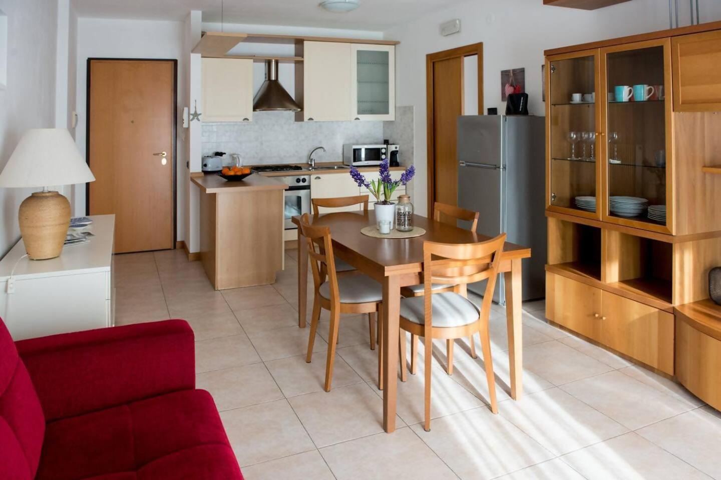 Appartamento Peler13 Con Balcone E Parcheggio ริวาเดลการ์ดา ภายนอก รูปภาพ