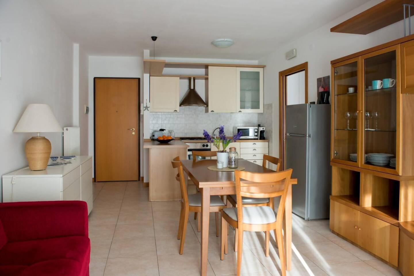 Appartamento Peler13 Con Balcone E Parcheggio ริวาเดลการ์ดา ภายนอก รูปภาพ