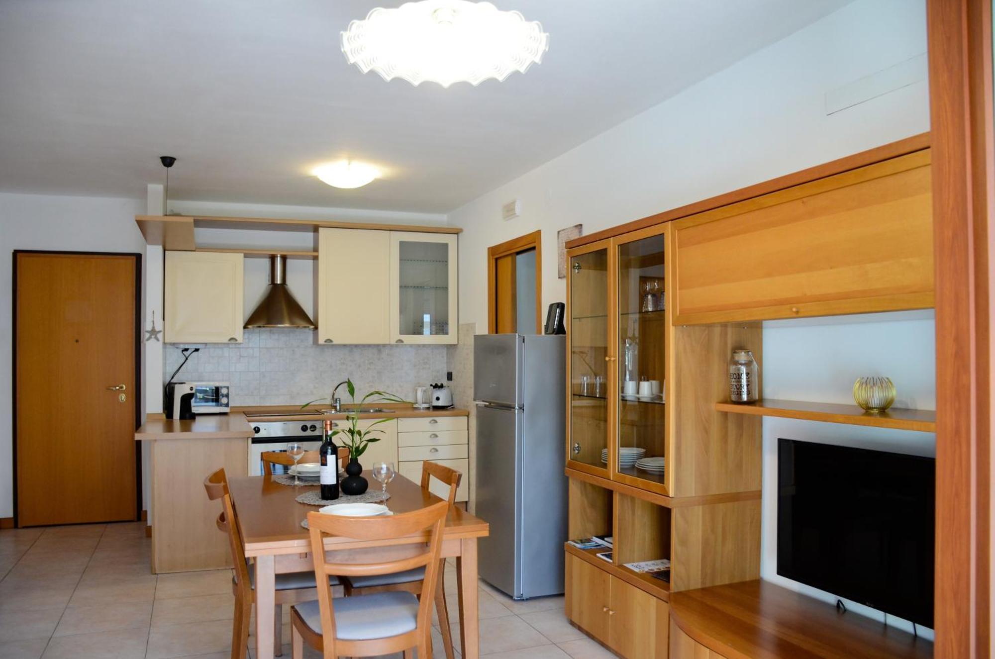 Appartamento Peler13 Con Balcone E Parcheggio ริวาเดลการ์ดา ภายนอก รูปภาพ