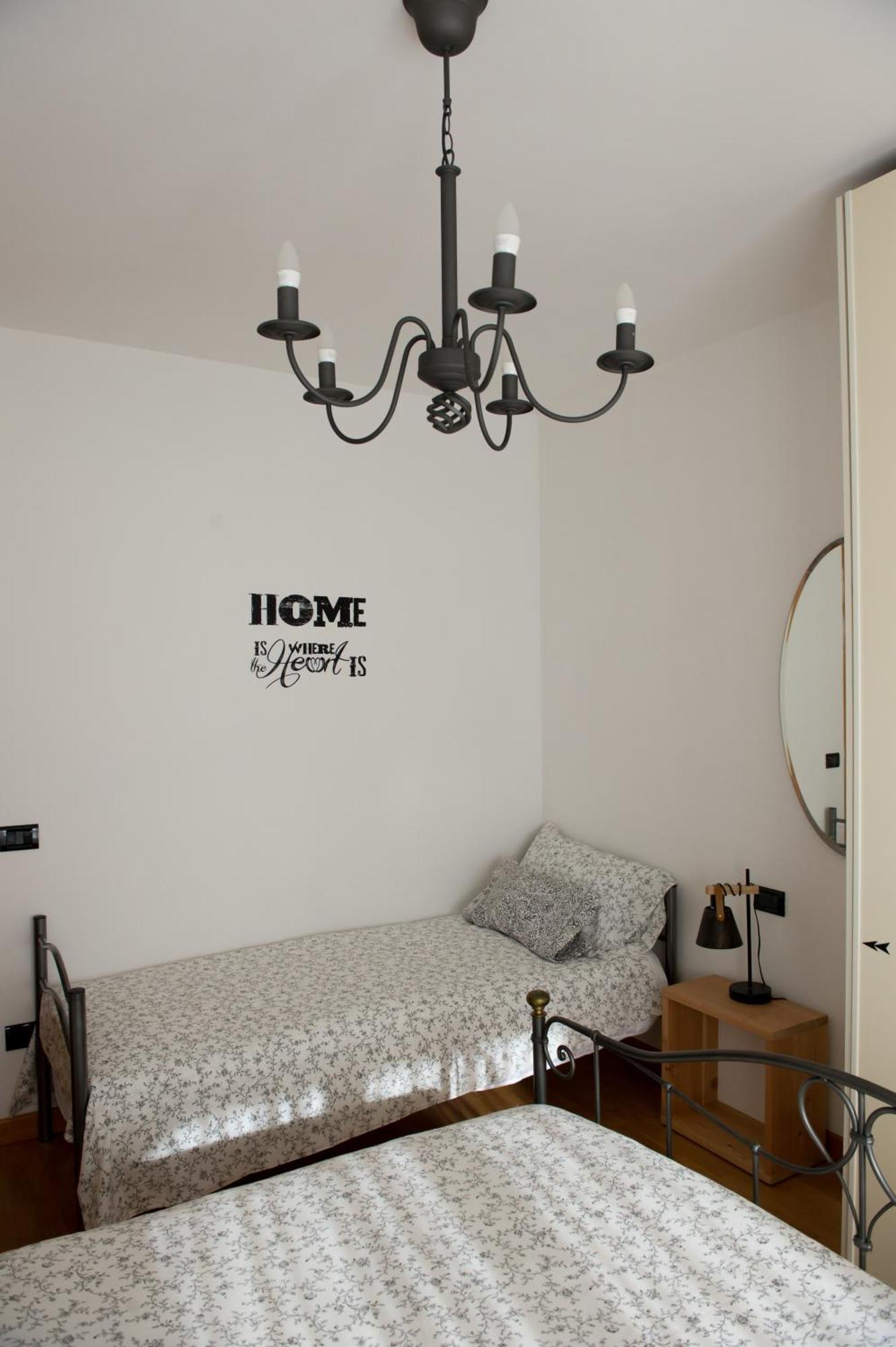 Appartamento Peler13 Con Balcone E Parcheggio ริวาเดลการ์ดา ภายนอก รูปภาพ